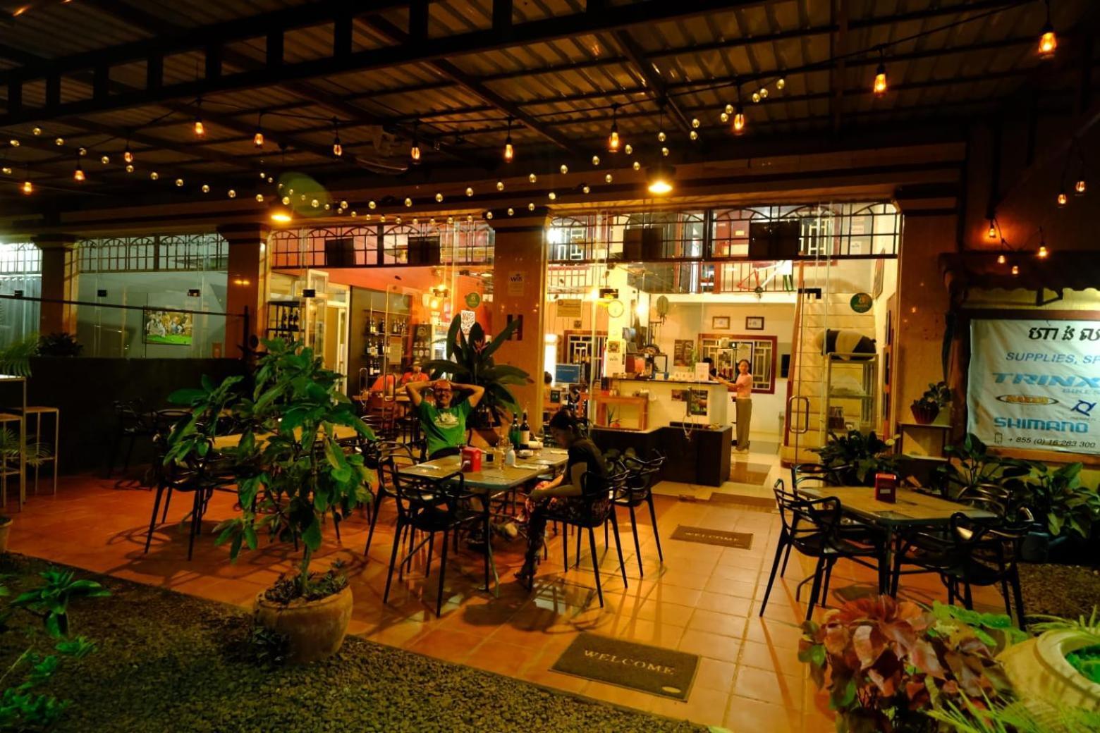Route 76 Guest House ศรีมโนรม ภายนอก รูปภาพ