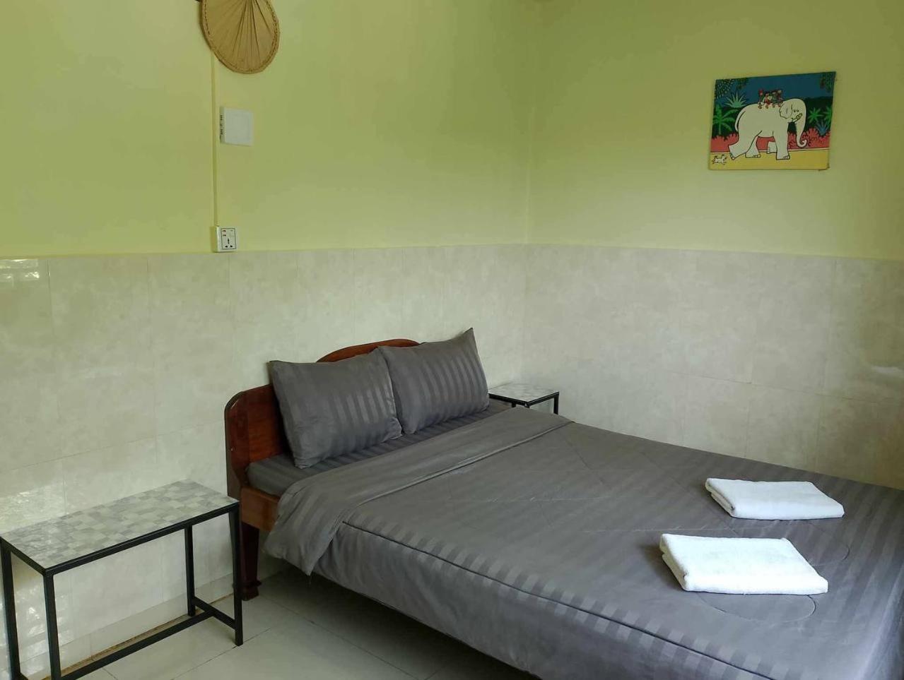 Route 76 Guest House ศรีมโนรม ภายนอก รูปภาพ