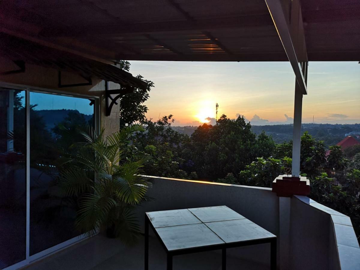 Route 76 Guest House ศรีมโนรม ภายนอก รูปภาพ
